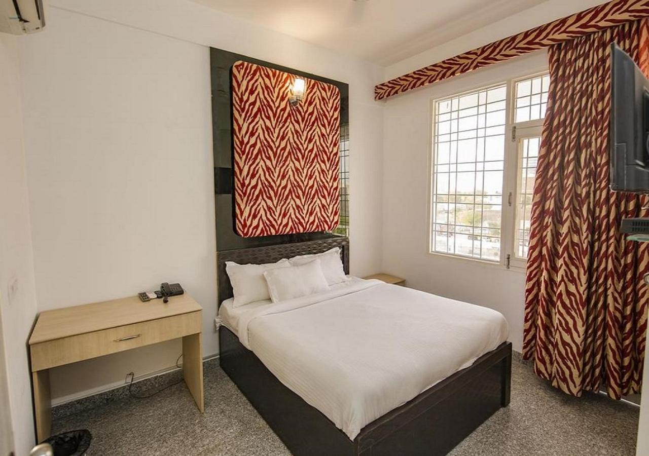 K G Residency Airport Hotel Dzsaipur Kültér fotó